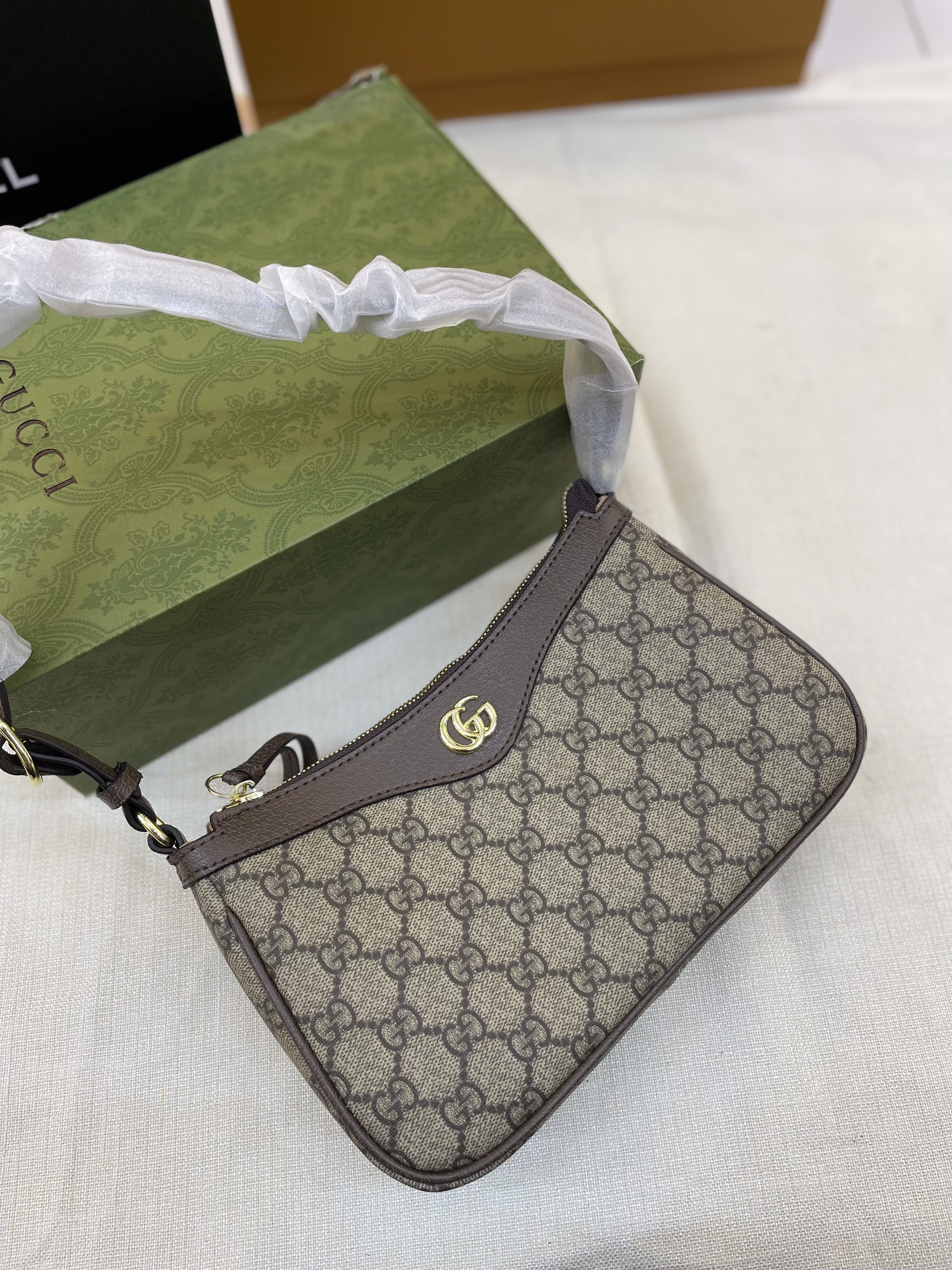 Túi Xách Gucci Ophidia GG Super Canvas Shoulder In Brow Gold Lock Size 24cm